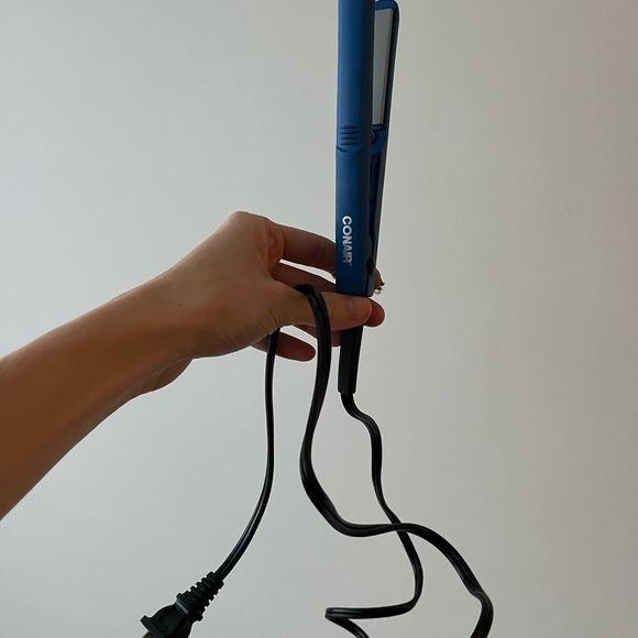 Mini/ travel CONAIR hair straightener - Picture 3 of 4